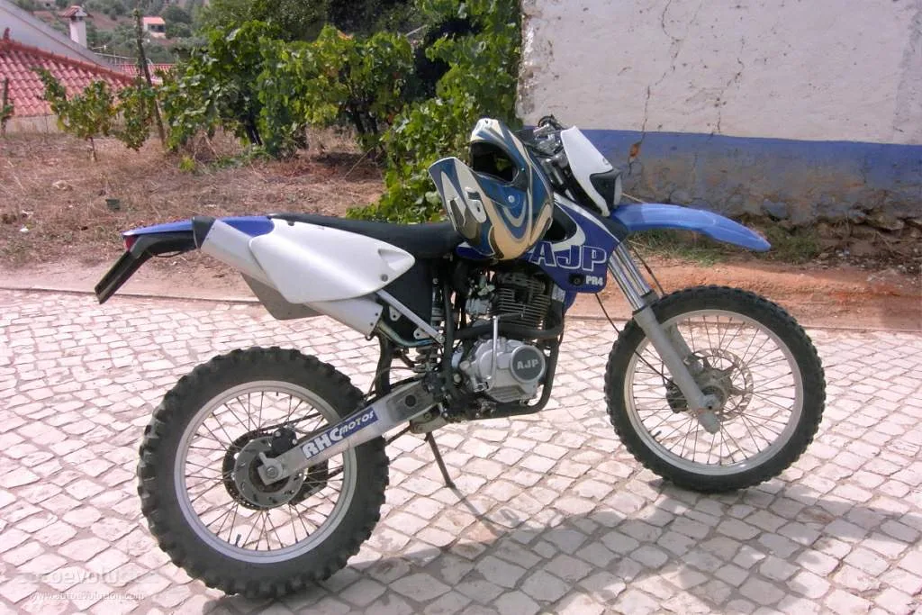 AJP_PR4_125_Enduro_2001_2002_ThrottleCraze.com
