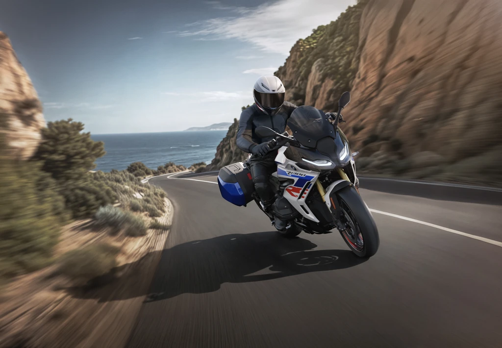BMW-R1300RS-2026-throttlecraze.com-7