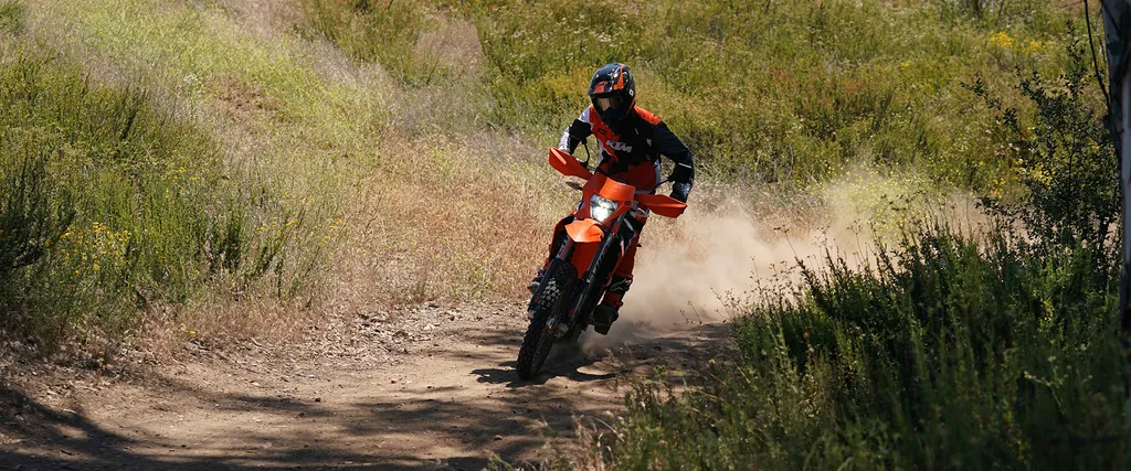 2025_KTM_350_EXC-F_6_throttlecraze.com