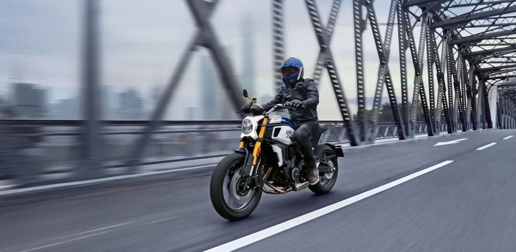 CFMoto_700CL-X_Heritage_2_throttlecraze.com