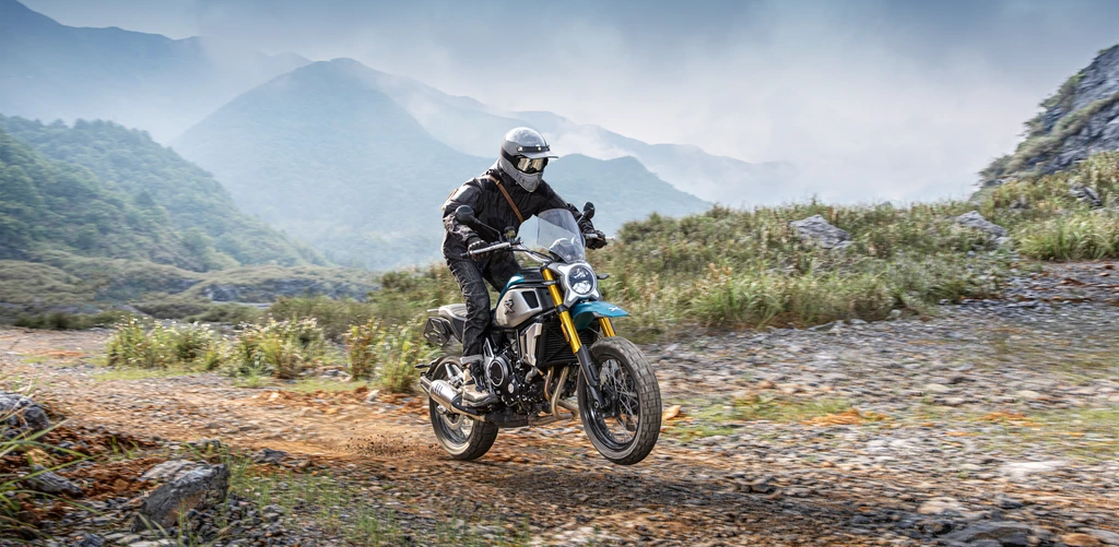 CFMoto_700CLX_Adventure_2_throttlecraze