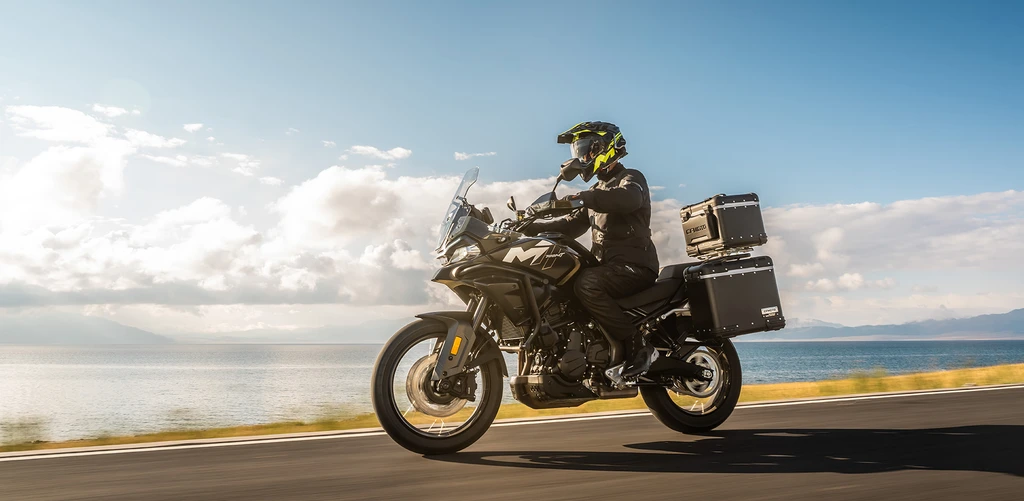 CFMoto_700MT_2025_1_throttlecraze.com