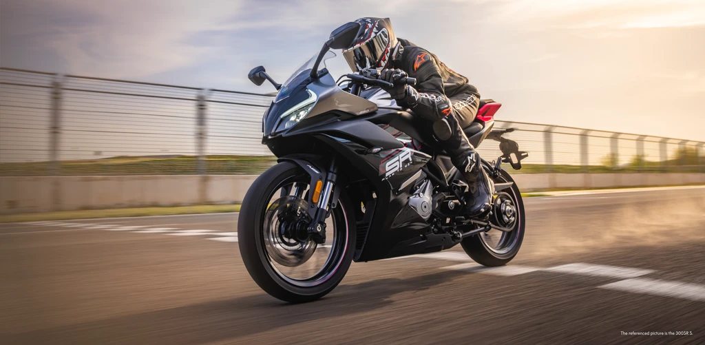 cfmoto-300sr-2025-trottlecraze.com-2_throttlecraze.com