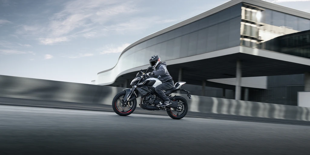 cfmoto-450nk-2025-throttlecraze.com-4_throttlecraze.com