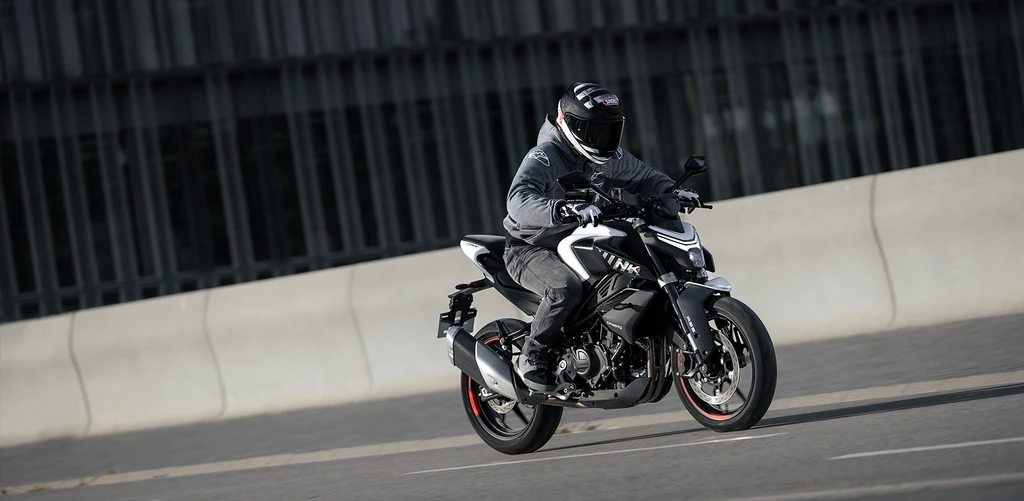 cfmoto-450nk-2025-throttlecraze.com-5_throttlecraze.com