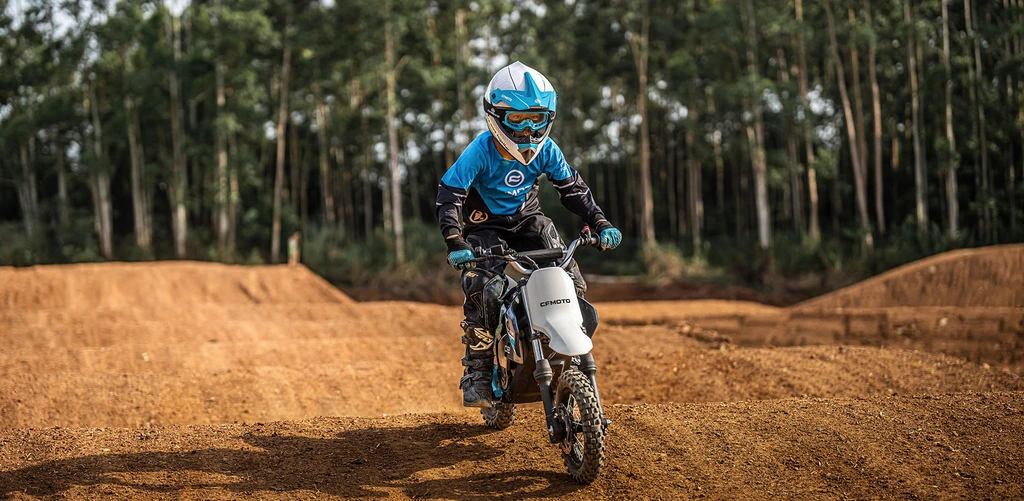 cfmoto-cx2e-2025-throttlecraze.com-2_throttlecraze.com