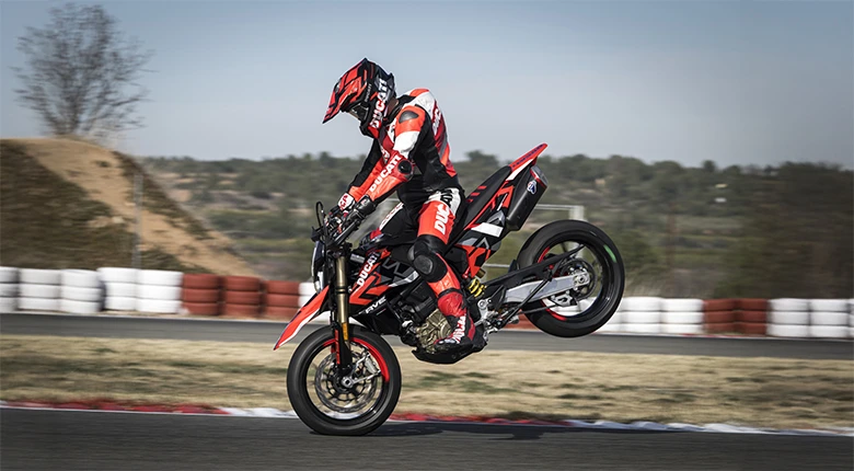 2024-ducati-hypermotard-698-mono-throttlecraze.com-5_throttlecraze.com