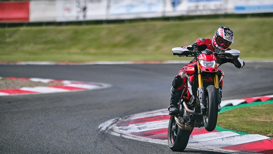 2024-ducati-hypermotard-950-sp-throttlecraze.com-4_throttlecraze.com