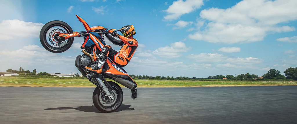 2024-ktm-690-smc-r-throttlecraze.com-1_throttlecraze.com