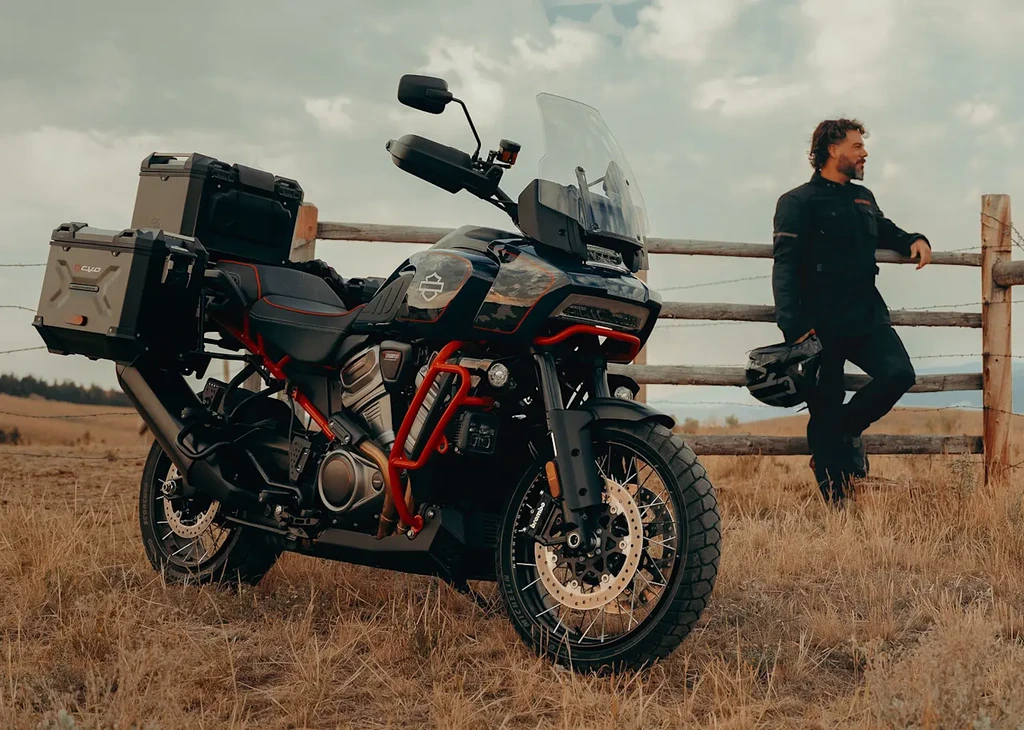 2025-Harley-Davidson-CVO-Pan-America-throttlecraze.com-2_throttlecraze.com