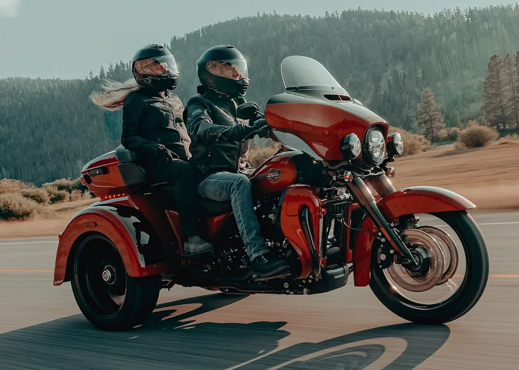 2025-Harley-Davidson-Tri-Glide-Ultra-throttlecraze.com-2_throttlecraze.com