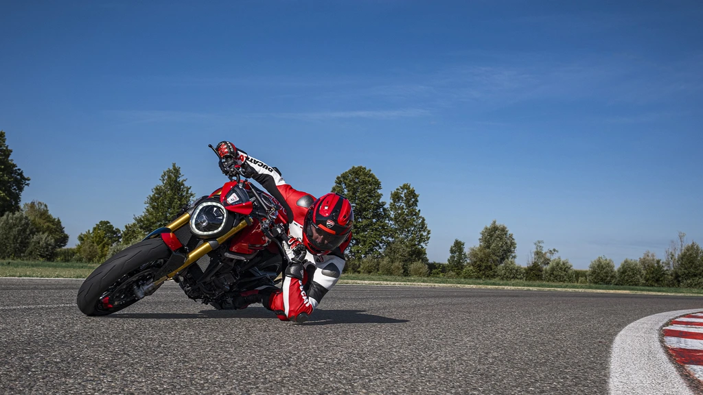 2025-ducati-monster-sp-throttlecraze.com-5_throttlecraze.com