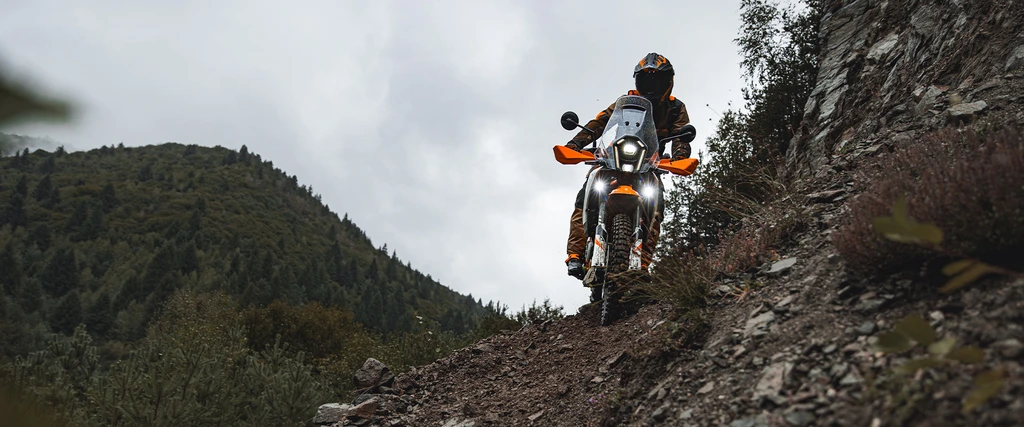2025-ktm-390-Adventure-X-throttlecraze.com-3_throttlecraze.com