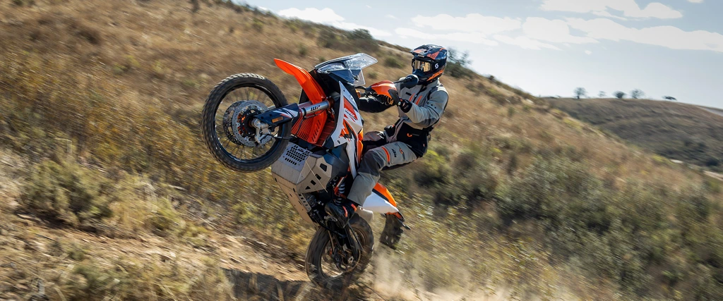 2025-ktm-890-Adventure-R-throttlecraze.com-4_throttlecraze.com