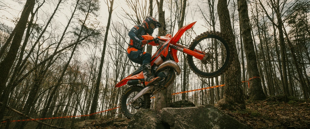 ktm-2025-300-XC-throttlecraze.com-4_throttlecraze.com