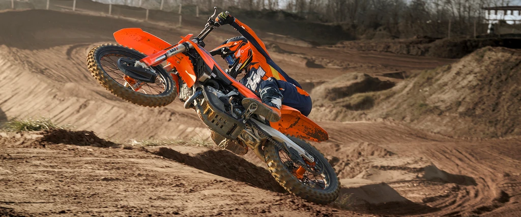 ktm-250-SX-F-2025-Throttlecraze.com-2_throttlecraze.com