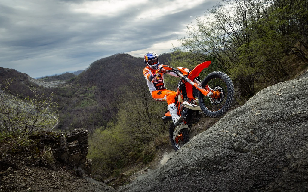 ktm-300-xc-w-hard-enduro-2025-throttlecraze.com-4_throttlecraze.com