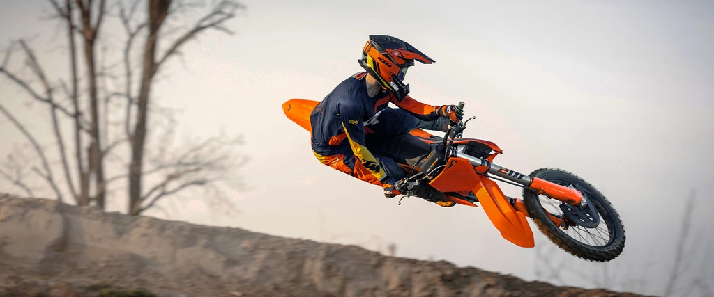 ktm-350-SX-F-2025-throttlecraze.com-1_throttlecraze.com