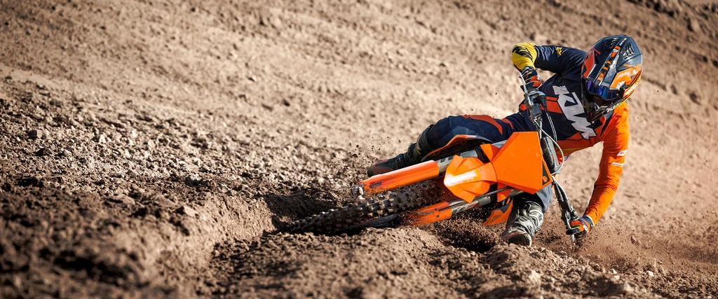 ktm-450-SX-F-2025-throttlecraze.com-3_throttlecraze.com