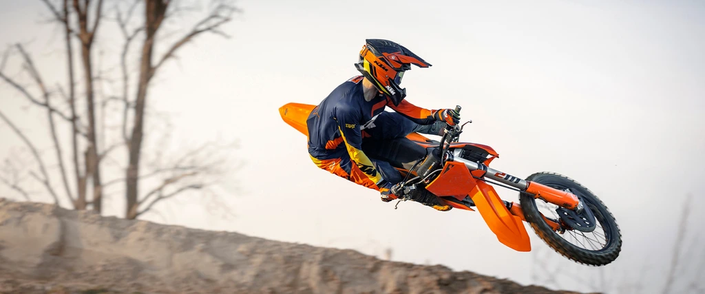 ktm-450-SX-F-2025-throttlecraze.com-4_throttlecraze.com