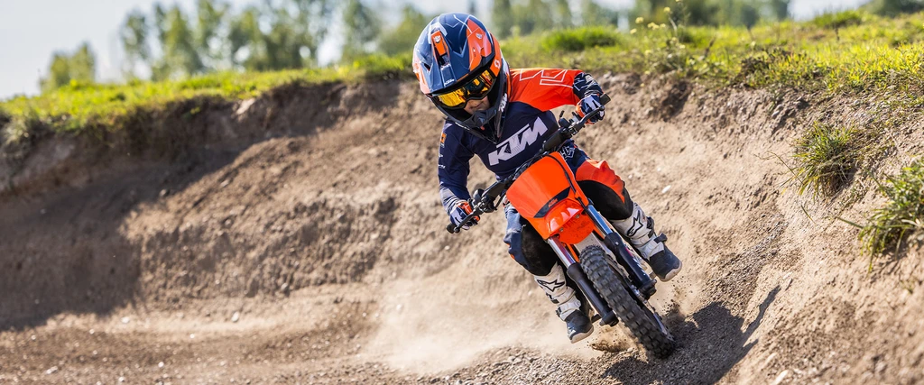 ktm-SX-E-2-2025-throttlecraze.com-1_throttlecraze.com