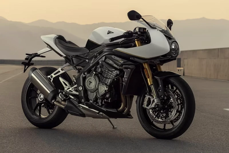 2021-2024-triumph-speed-triple-1200-rr-throttlecraze.com-3_throttlecraze.com