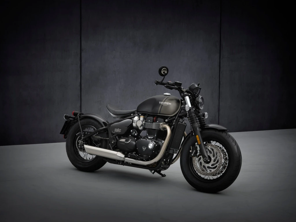 2021-triumph-bonneville-bobber-throttlecraze.com-5_throttlecraze.com