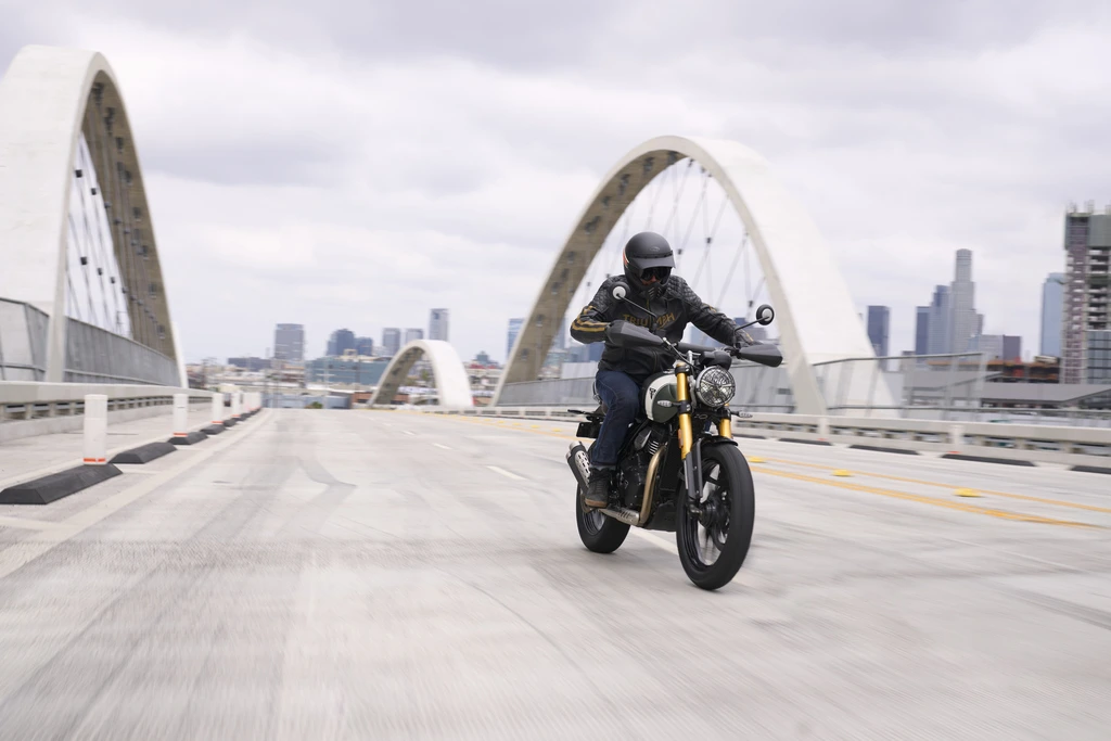 2024-triumph-scrambler-400-x-throttlecraze.com-4_throttlecraze.com