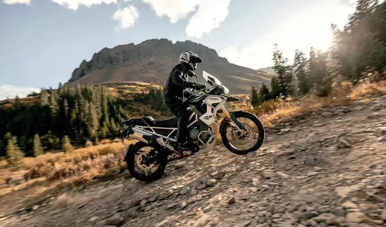 2024-triumph-tiger-1200-rally-pro-throttlecraze.com-5_throttlecraze.com