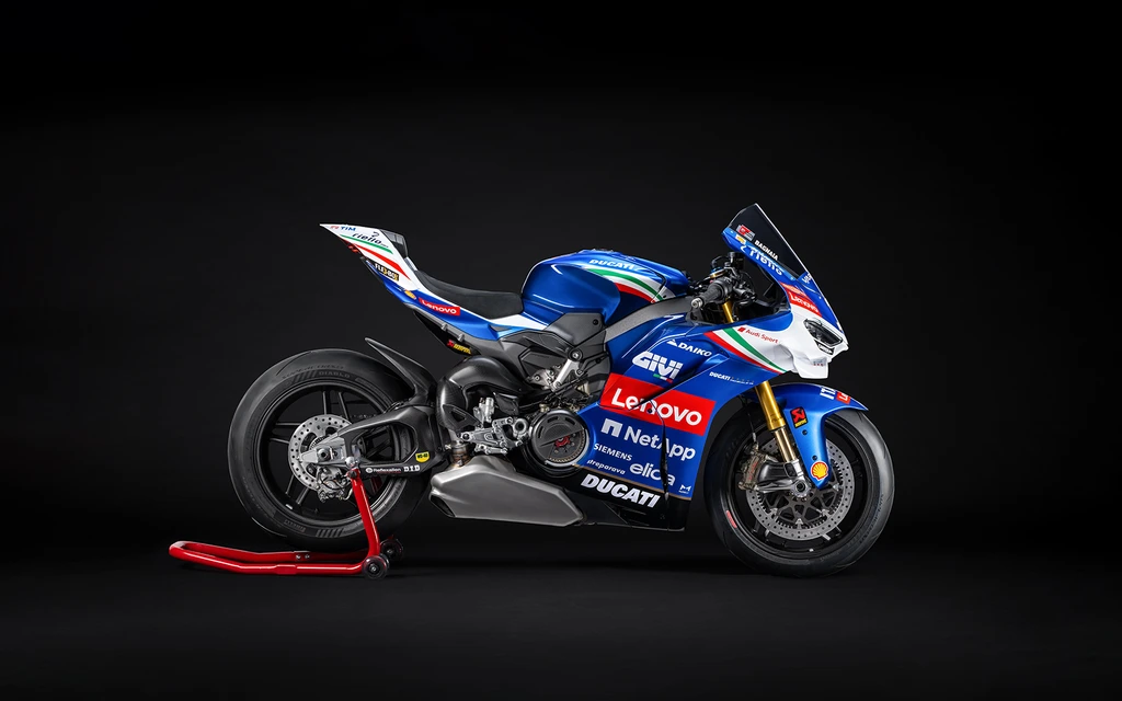 2025-ducati-panigale-v4-tricolore-italia-throttlecraze.com-1_throttlecraze.com