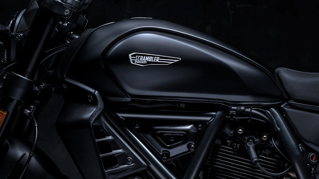 2025-ducati-scrambler-icon-dark-throttlecraze.com-3_throttlecraze.com