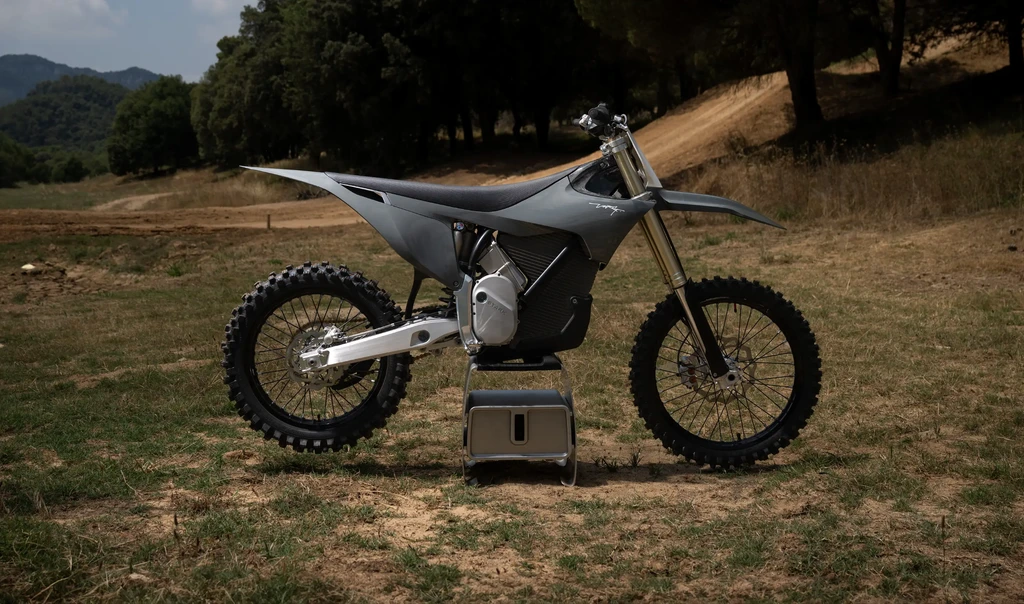 2025-stark-varg-mx-1.2-throttlecraze.com-3_throttlecraze.com