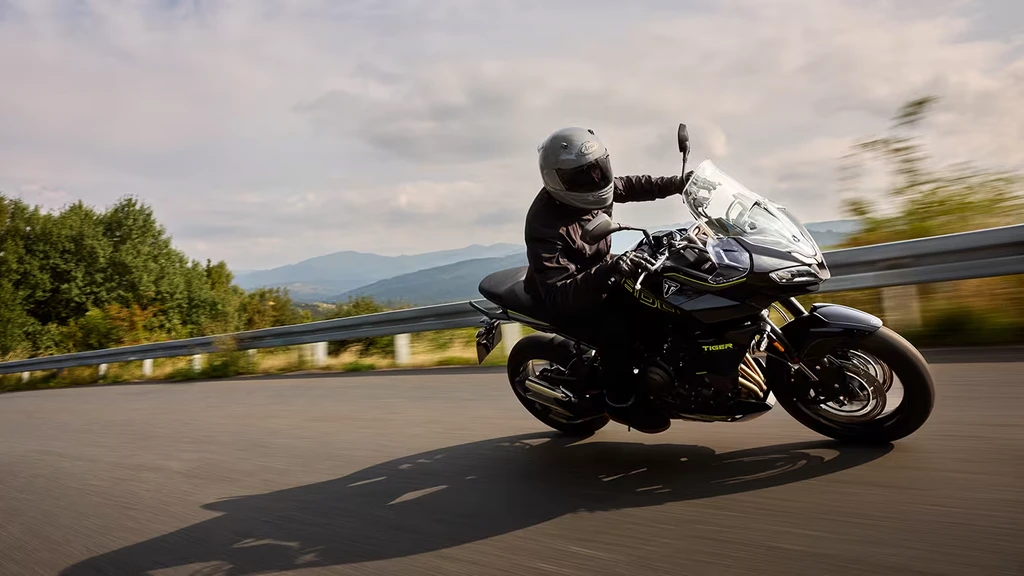 2025-triumph-tiger-sport-800-throttlecraze.com-6_throttlecraze.com
