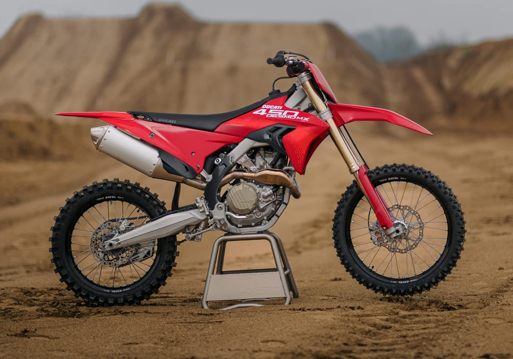 2026-ducati-desmo-450-mx-throttlecraze.com-2_throttlecraze.com