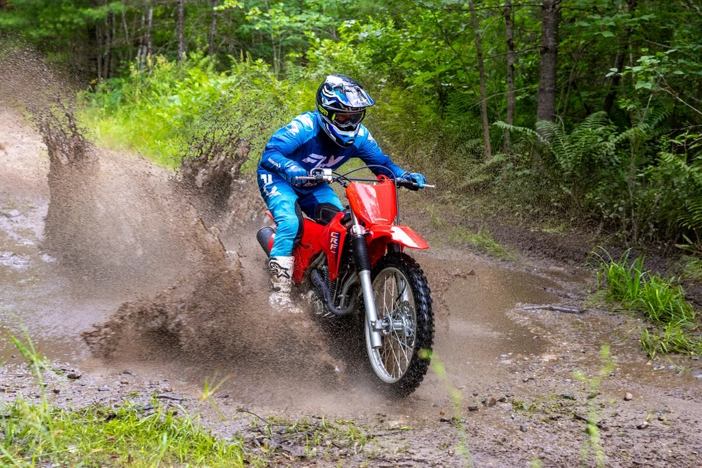 2026-honda-crf300F-first-look-throttlecraze.com-1_throttlecraze.com_throttlecraze.com