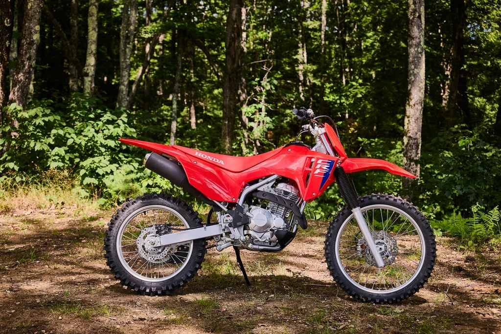 2026-honda-crf300F-first-look-throttlecraze.com-3_throttlecraze.com_throttlecraze.com