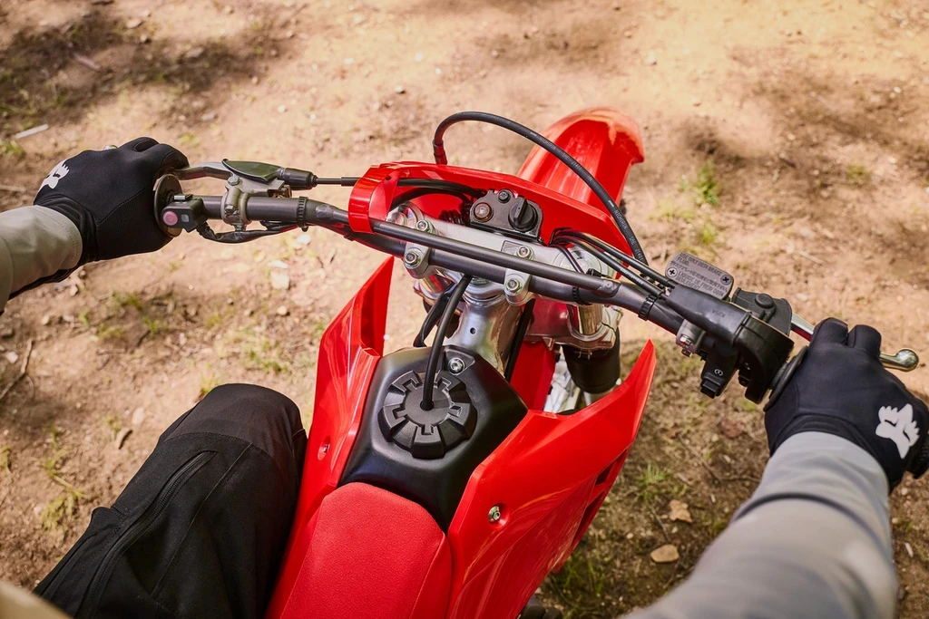 2026-honda-crf300F-first-look-throttlecraze.com-4_throttlecraze.com_throttlecraze.com