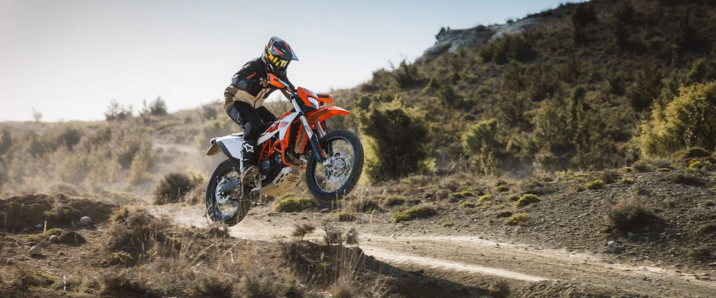 2026-ktm-690-enduro-r-throttlecraze.com-5_throttlecraze.com