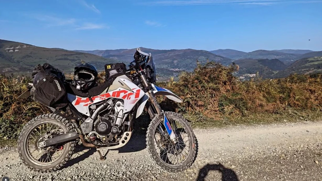 500-twin-engine-in-a-crf250l-chassis-unicorn-adv-bike-andy-scutt-throttlecraze.com-3_throttlecraze.com