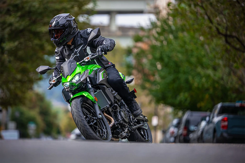 2024-kawasaki-z-500-abs-throttlecraze.com-3_throttlecraze.com