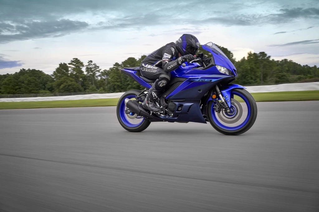 2024-yamaha-r3-throttlecraze.com-2_throttlecraze.com