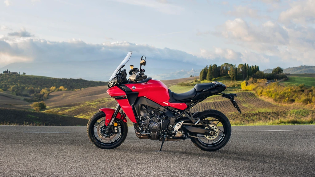 2024-yamaha-tracer-9-throttlecraze.com-1_throttlecraze.com