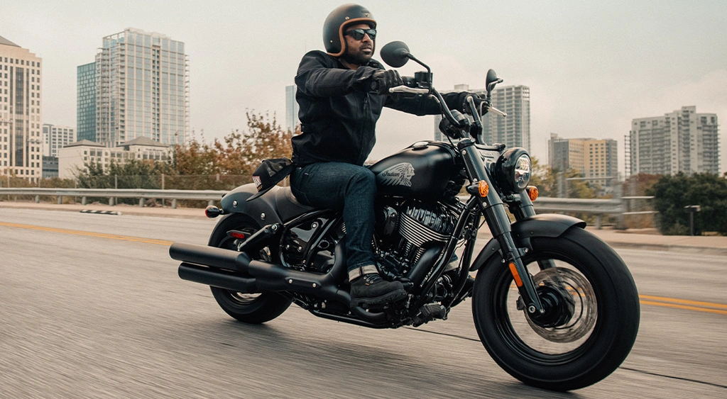 2025-indian-chief-bobber-dark-horse-throttlecraze.com-2_throttlecraze.com