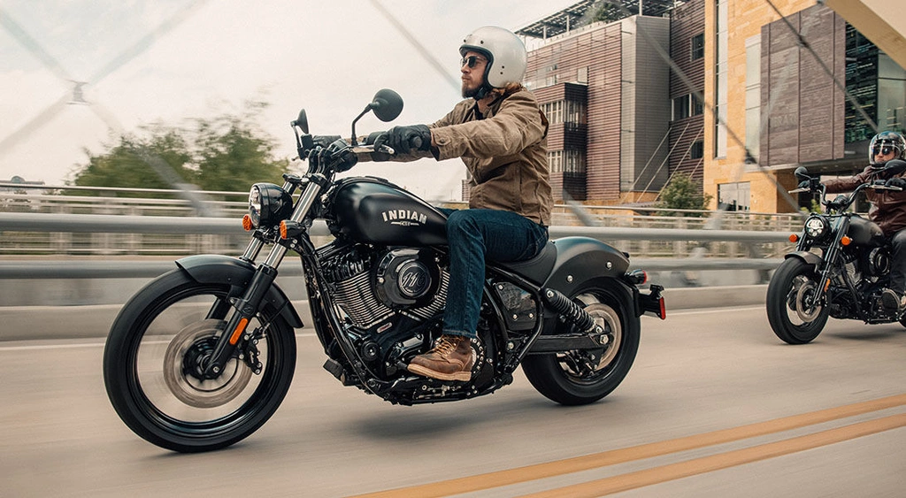 2025-indian-chief-dark-horse-throttlecraze.com-1_throttlecraze.com