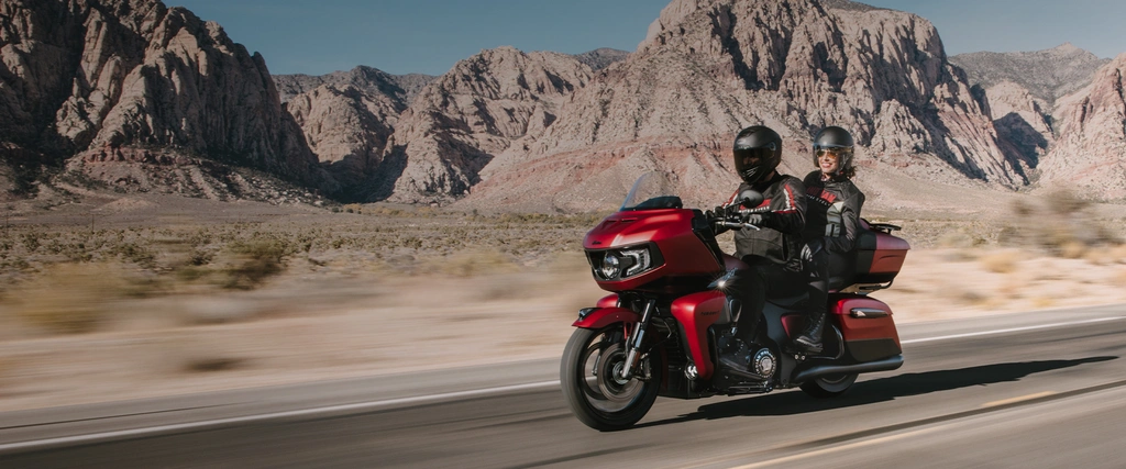 2025-indian-pursuit-darkhorse-limited-108-throttlecraze.com-1_throttlecraze.com