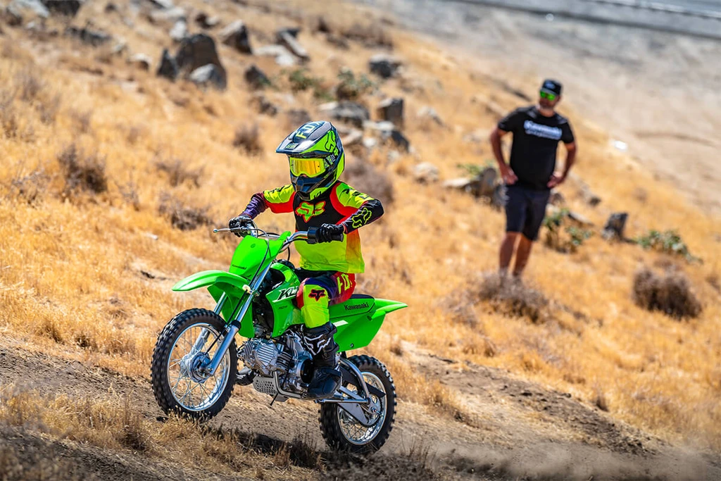 2025-kawasaki-KLX-110r-throttlecraze.com-1_throttlecraze.com