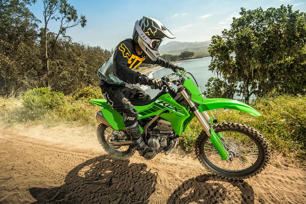 2025-kawasaki-KLX300R-throttlecraze.com-1_throttlecraze.com