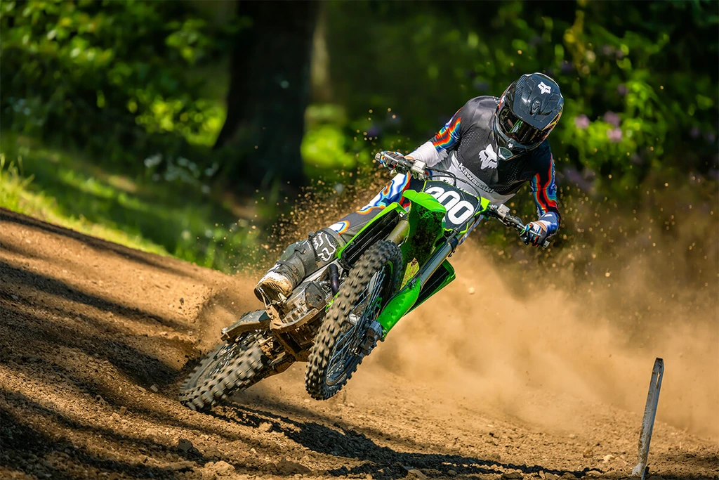 2025-kawasaki-kx250-throttlecraze.com-2_throttlecraze.com