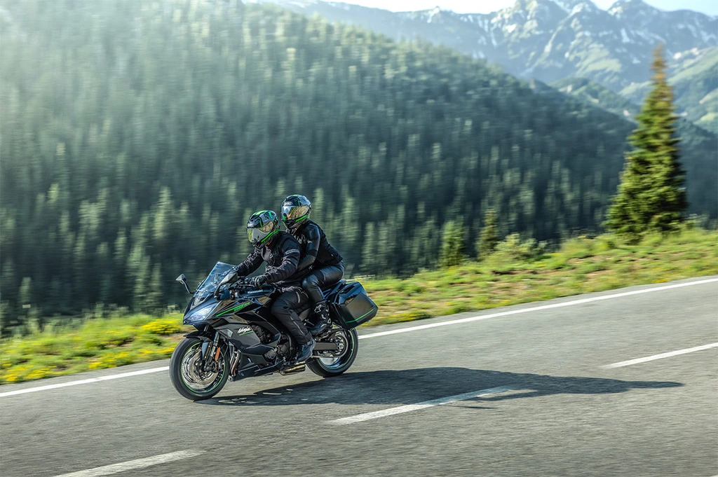 2025-kawasaki-ninja-1100-sx-abs-throttlecraze.com-3_throttlecraze.com