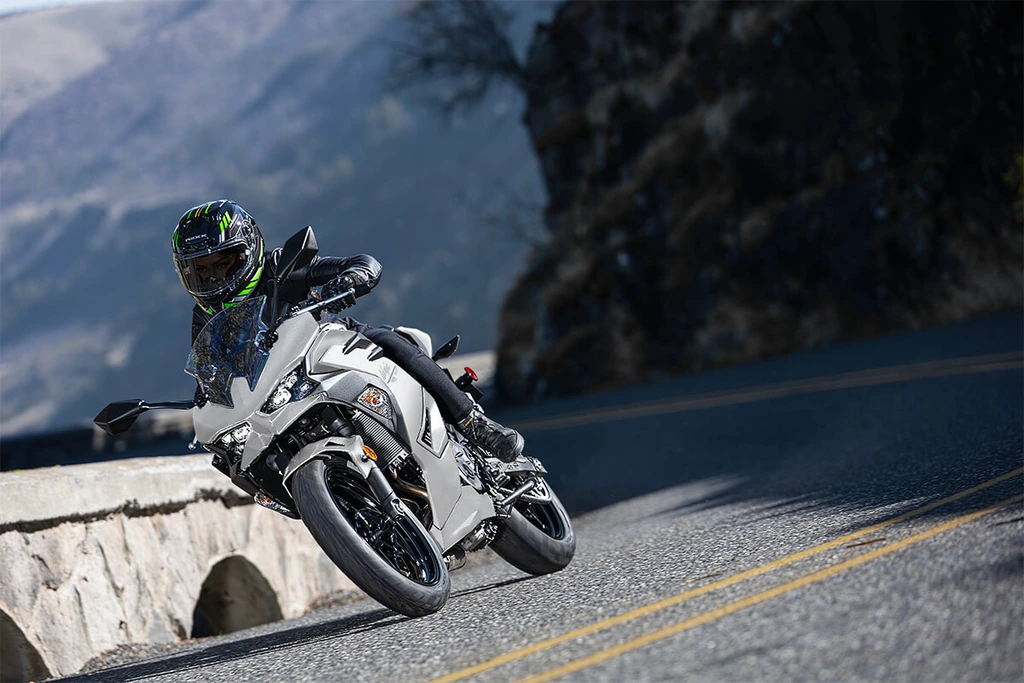 2025-kawasaki-ninja-500-throttlecraze.com-2_throttlecraze.com